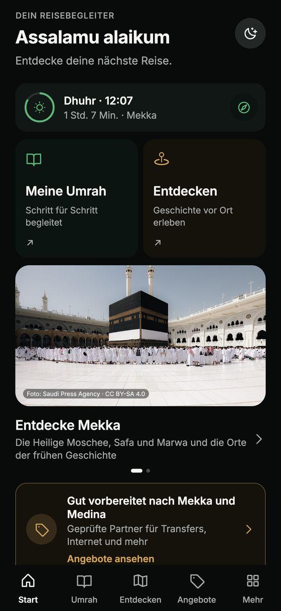 Startseite der App Hijaza mit Gebetszeit, „Meine Umrah“ und „Entdecken“